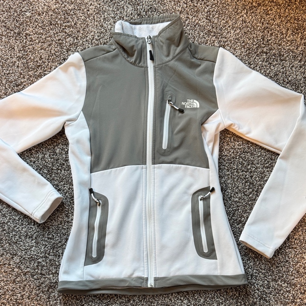 The North Face W Momentum Jacket